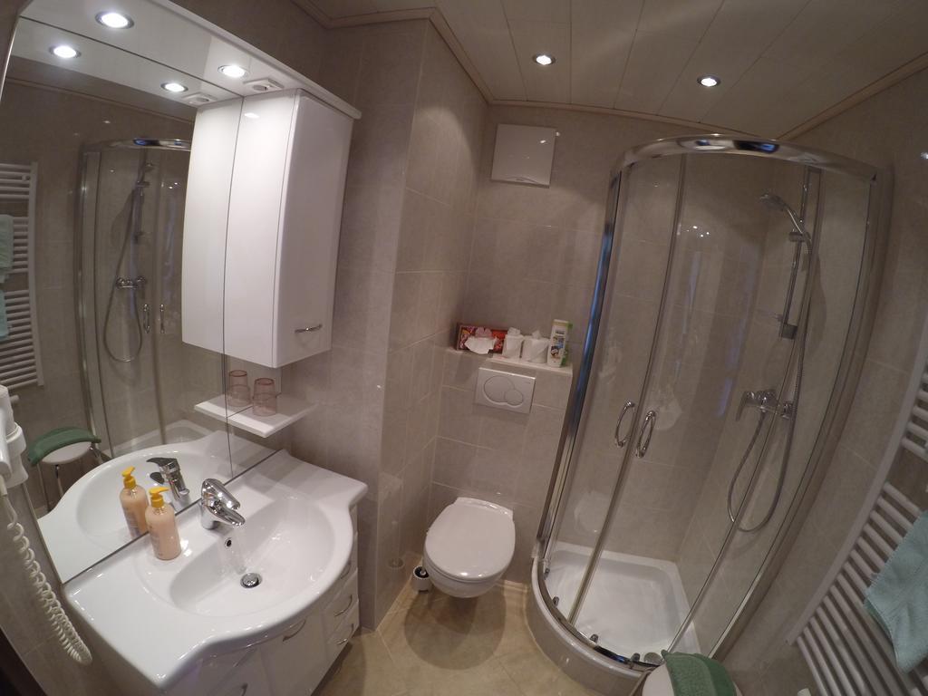 Hotel Sonnenhof Lambichl Bagian luar foto