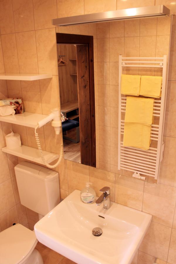 Hotel Sonnenhof Lambichl Bagian luar foto